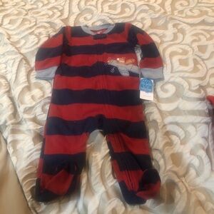 🌺Brand New🌺Carter's Red and Navy Baby Long sleeve Onesie Size 9mo